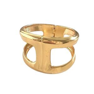 Gold Chunky Cut Out Hinge Clasp Bracelet